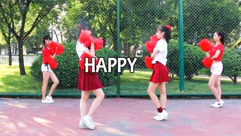 看啦啦队小姐姐们在篮球场翻跳活力韩舞《宇宙少女-Happy 》