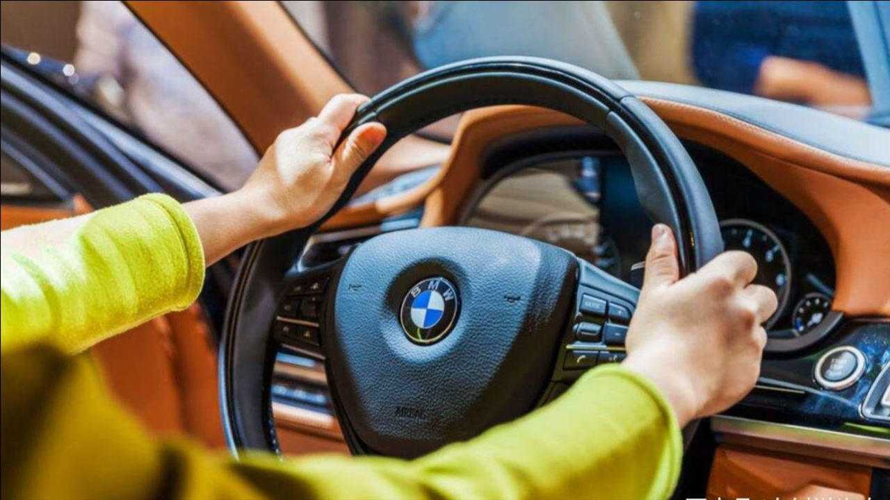 如何正确的把握方向盘是9点3点还是10点2点