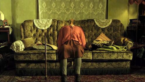 80岁老太体内已被毛线占满，最后被沙发吃掉了，高分惊悚片#电影种草指南短视频大赛#