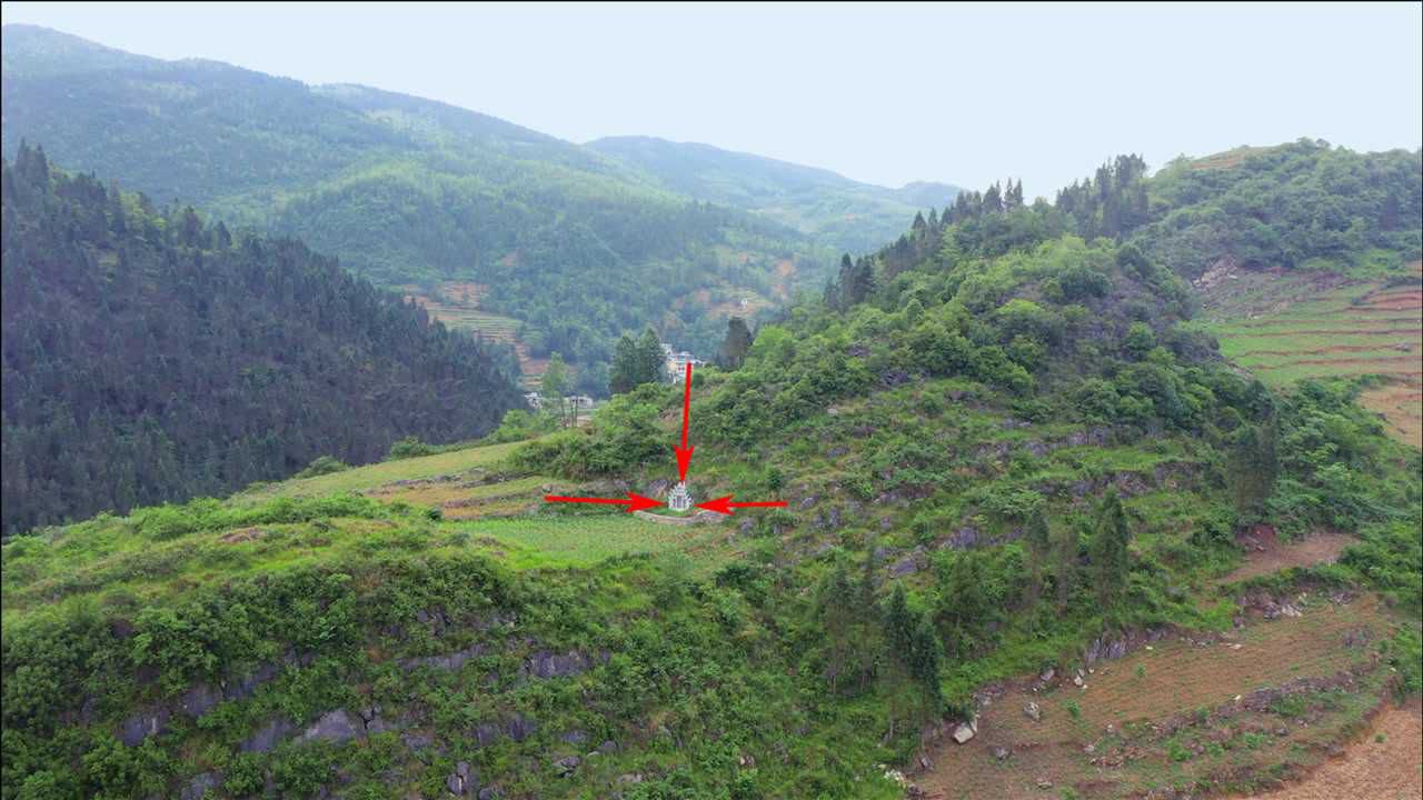 贵州一户人家祖坟葬在"龙脊"上,10年后出了两个官,风水宝地