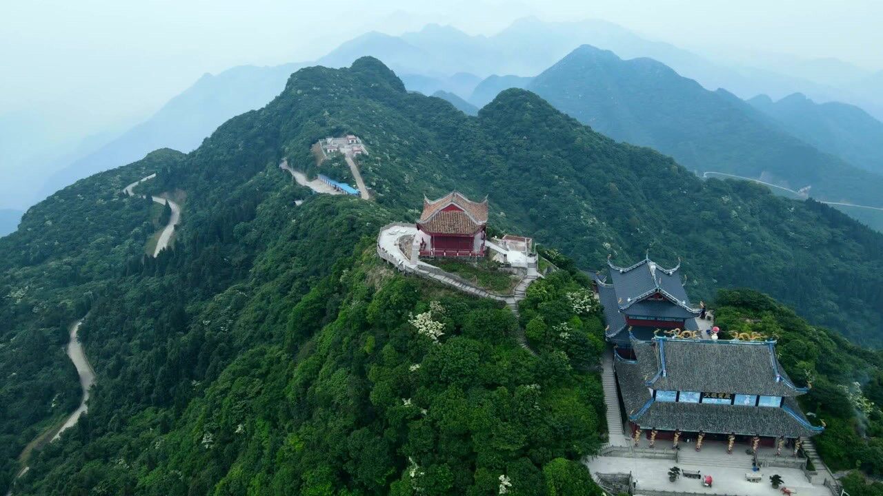华蓥宝鼎光明寺