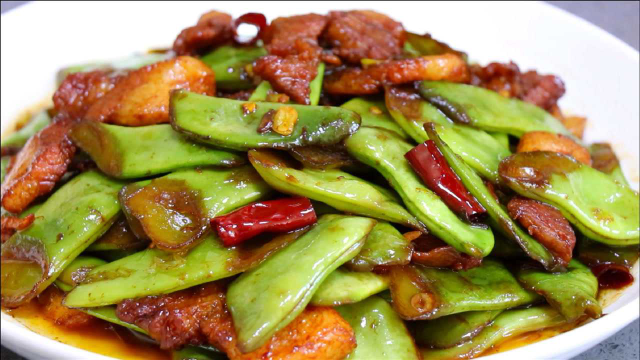 五花肉炖豆角好吃有诀窍农村媳妇教你在家做味道正宗太香了