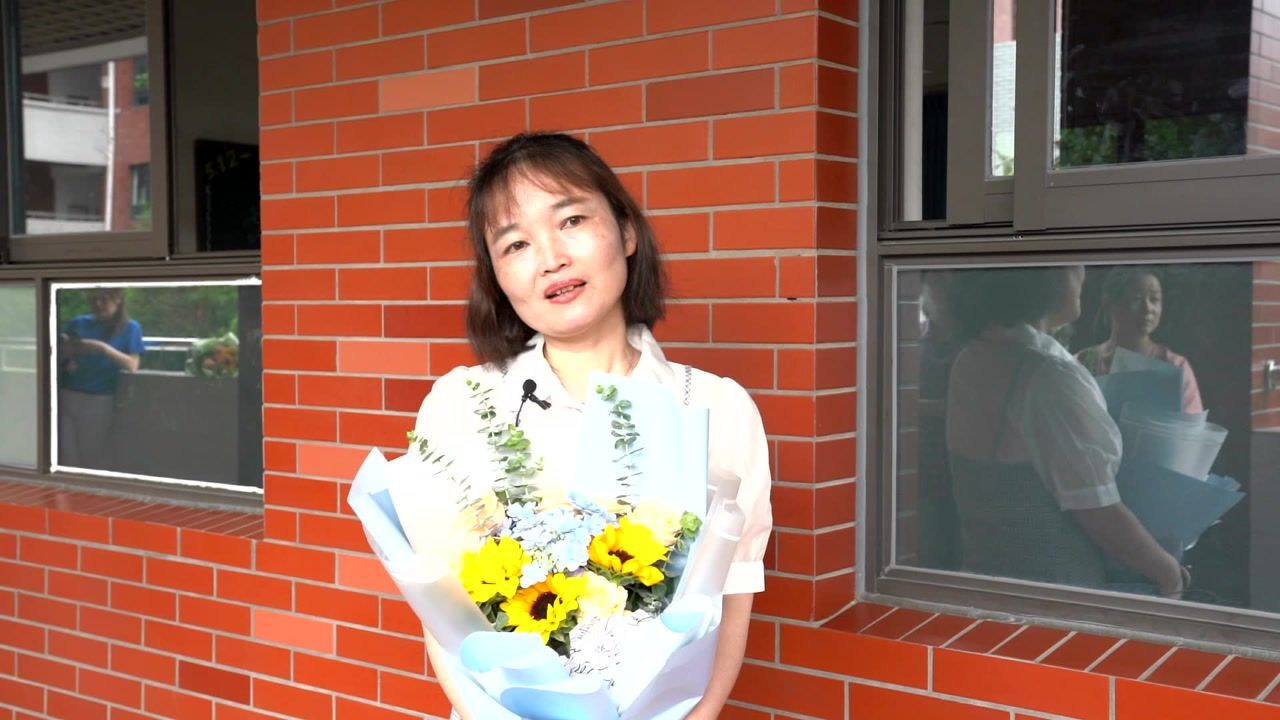 周南秀峰学校数学老师-张菊香. 六三班识别