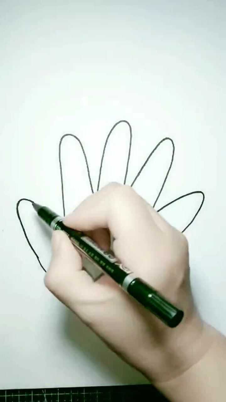 手掌简笔画孔雀,小朋友都特别的喜欢