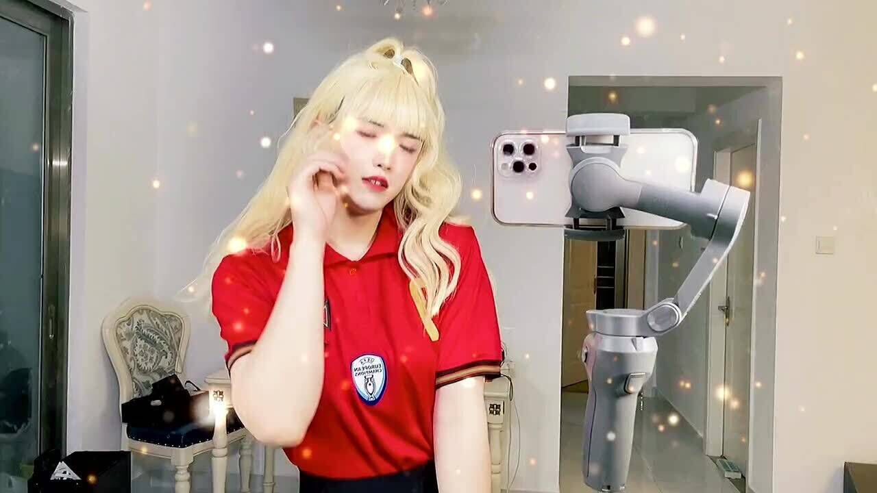看球不应该穿球衣吗？我有问题吗？_高清
