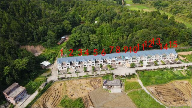 广东农村15兄弟建连体别墅,全村最团结一家,实力和关系不简单