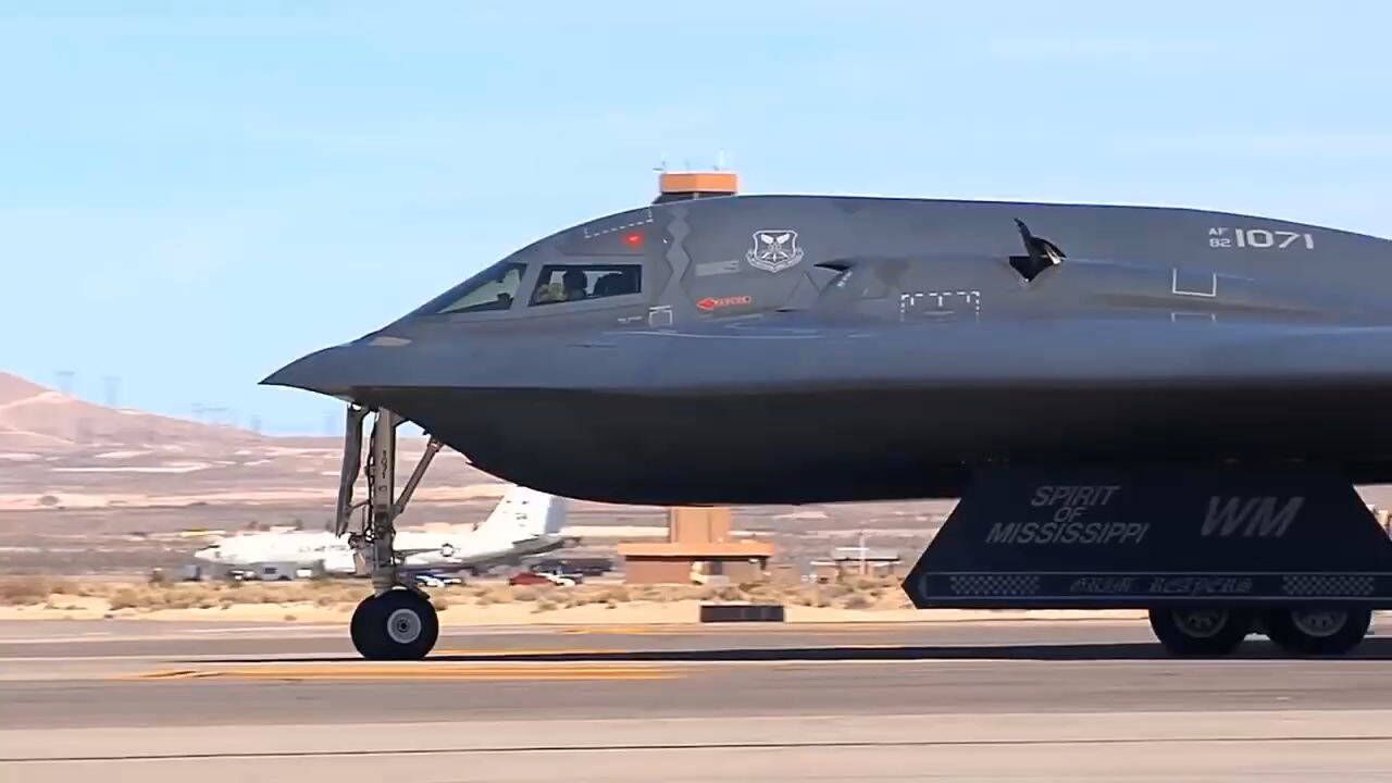 b2轰炸机起飞降落_腾讯视频