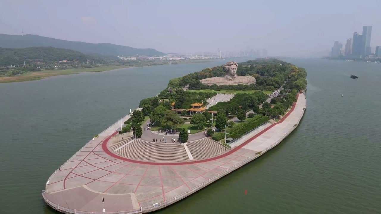 湘江北去,航拍享誉全球的长沙橘子洲头