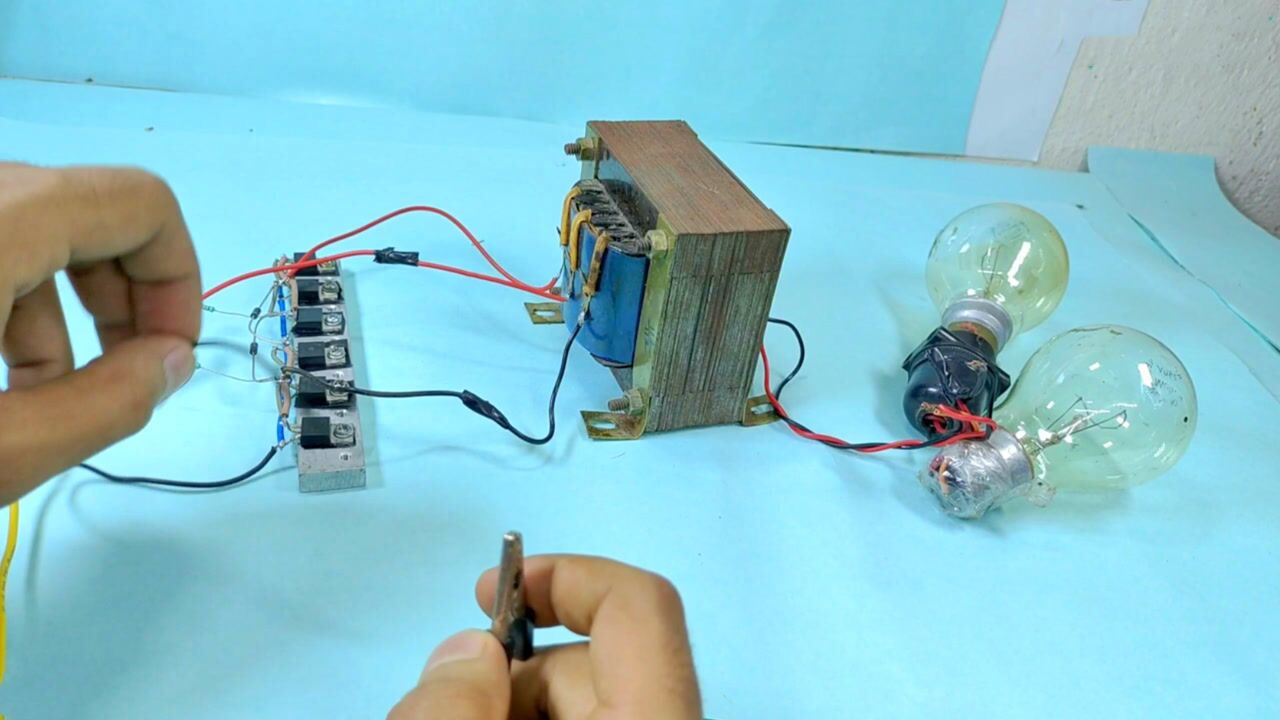 简单制作12v至220v交流电逆变器_腾讯视频