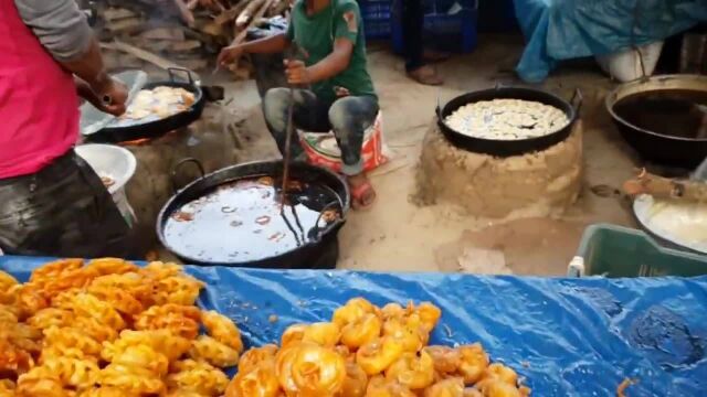 印度人的美食:印度街头的油炸零食,制作环境差到令人发指,吃完不怕拉肚子吗!