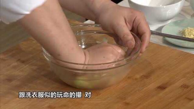 干炸臭豆腐丸子:葱姜水该怎么泡?用馒头做馅时要注意什么?