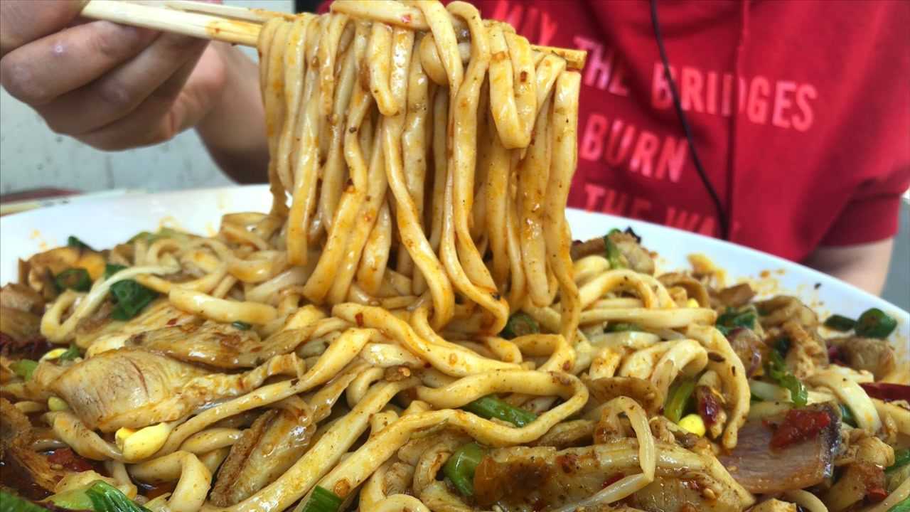 西安街头特色香辣爆肚面,10年来不开分店,香辣过瘾吃过的都说好