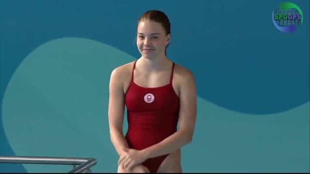 超好看的女子跳水比赛女运动员跳水技术真厉害