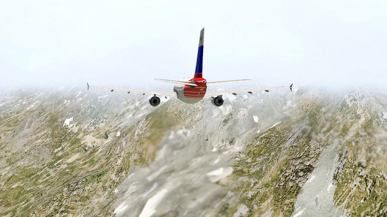 泰国航空311航班空难一冲开云雾,发现笔直山峰,一头撞上