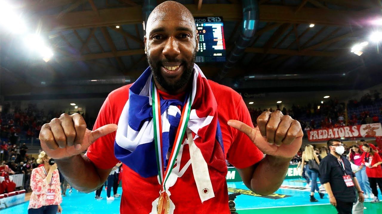 西蒙!87年208的古巴大黑柱,荣膺意大利男排超级联赛mvp!