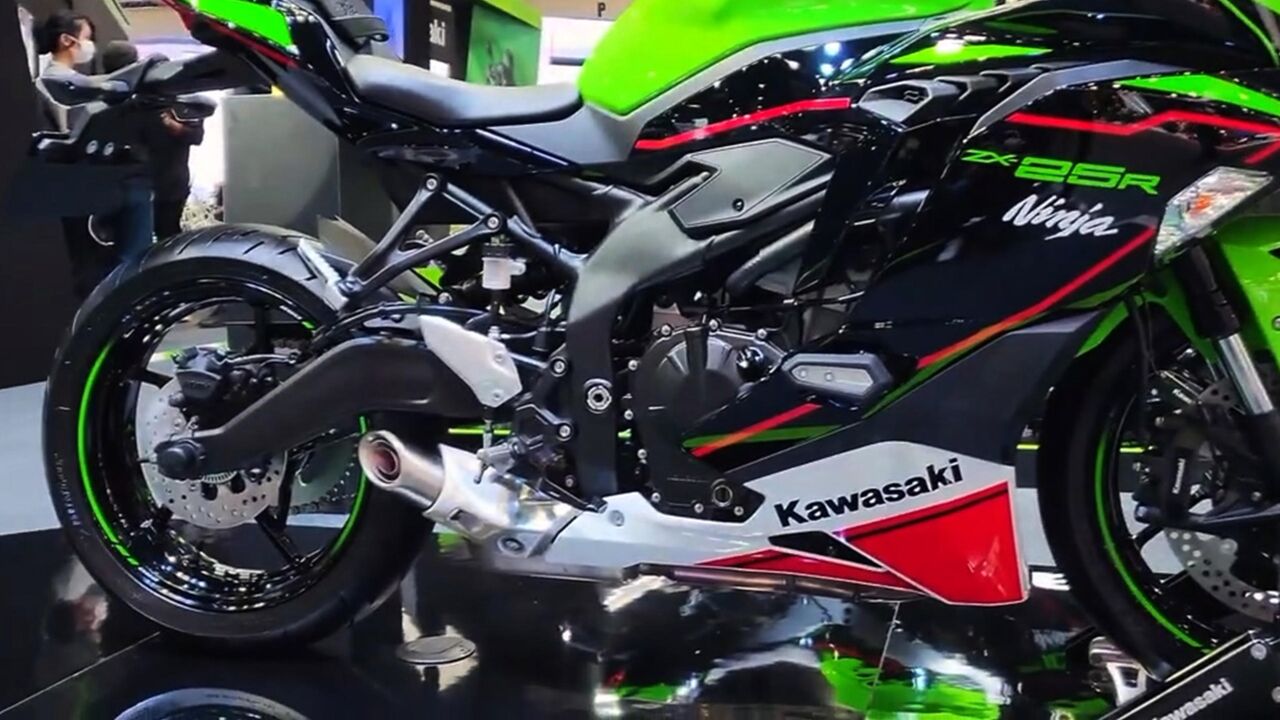 售5万,川崎忍者新款250摩托,四缸引擎 abs,油耗5.2,颜值爆表