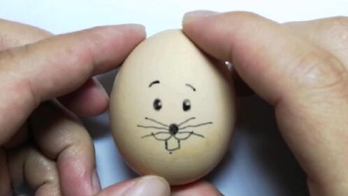 简笔画:在鸡蛋上画只小老鼠 很有趣哦!