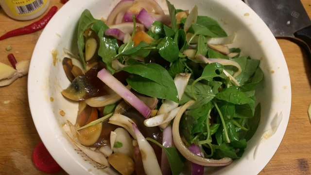 妈妈的拿手菜——荆芥变蛋>巨好吃的河南经典小凉菜,给肉都不换