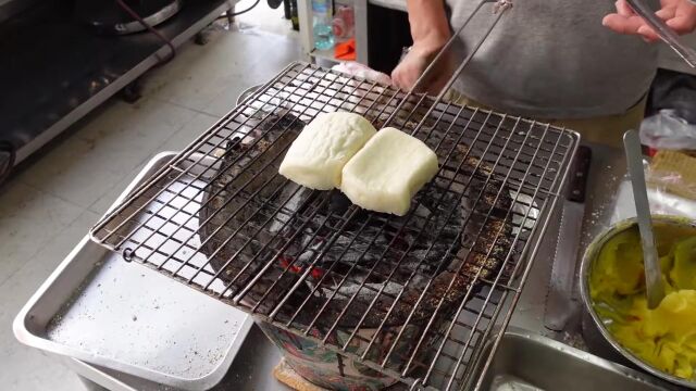 街头美食ⷮŠ烤馒头