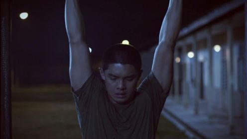 胆小者看的恐怖电影：几分钟看完新加坡恐怖片《猛男军中鬼故事》