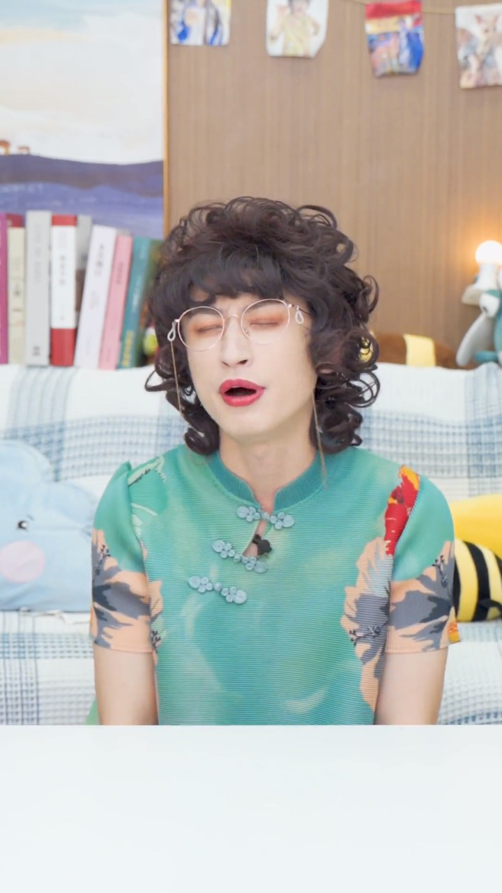 穿上这个粉色袜袜见男神女神，他们能心甘情愿为你挖野菜！_高清1080P在线观看平台_腾讯视频