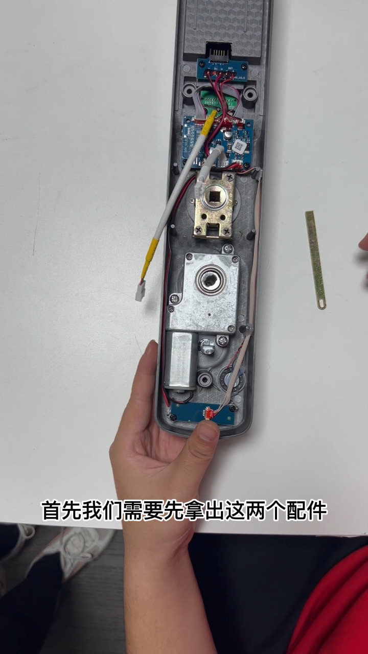 p8指纹锁 反锁拨片安装方法_腾讯视频