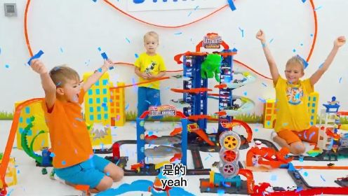 小男孩喜欢的恐龙造型的轨道玩具赛车搭建环形轨道汽车玩具平台