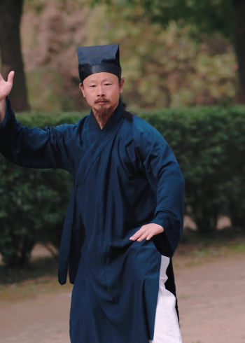 看陈师行道长便衣的样子,大家喜欢吗