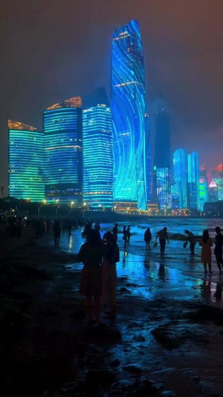 青岛第三海水浴场的夜晚美景真的绝了!一定要和喜欢的人去一次!