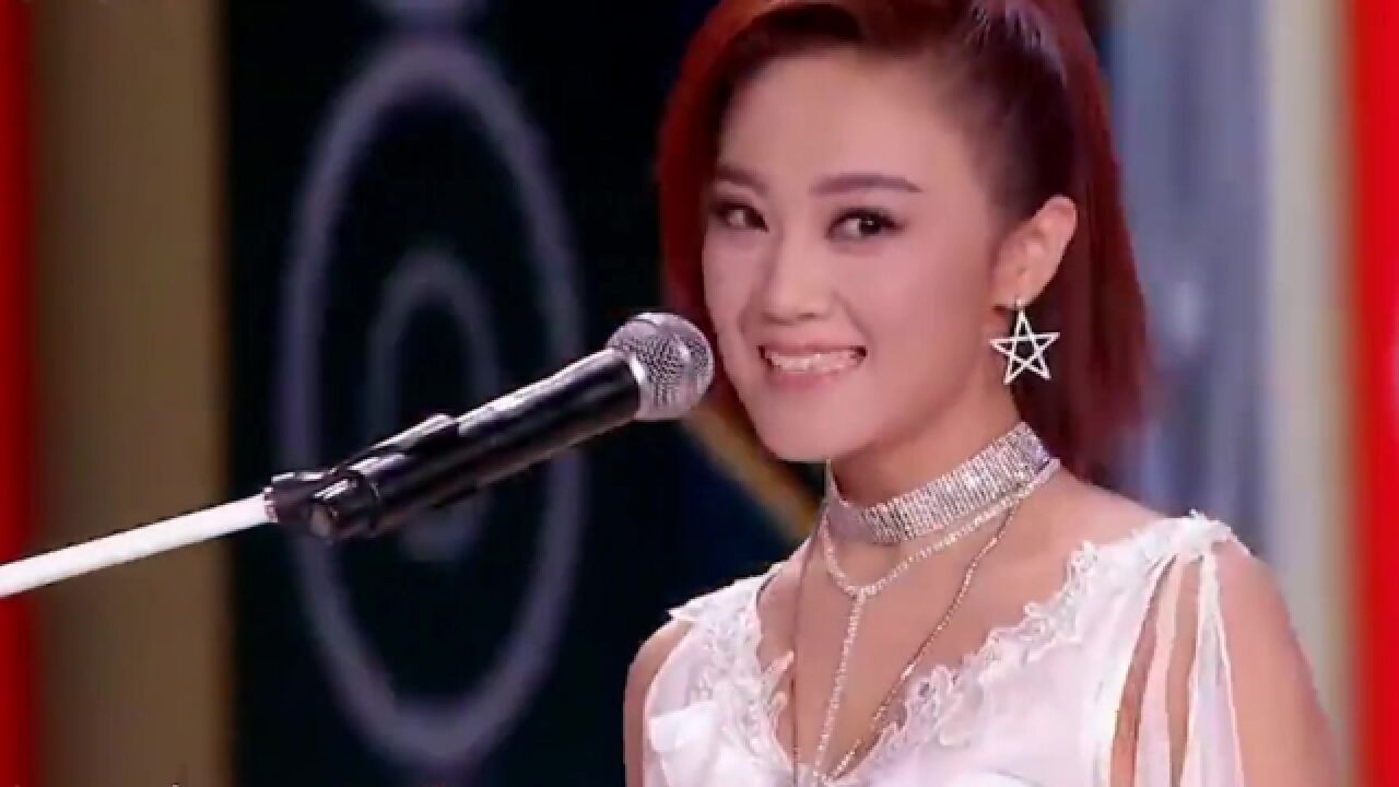 王小玮不愧是第一长腿!挑战《上海滩》,前奏一出简直太好听了