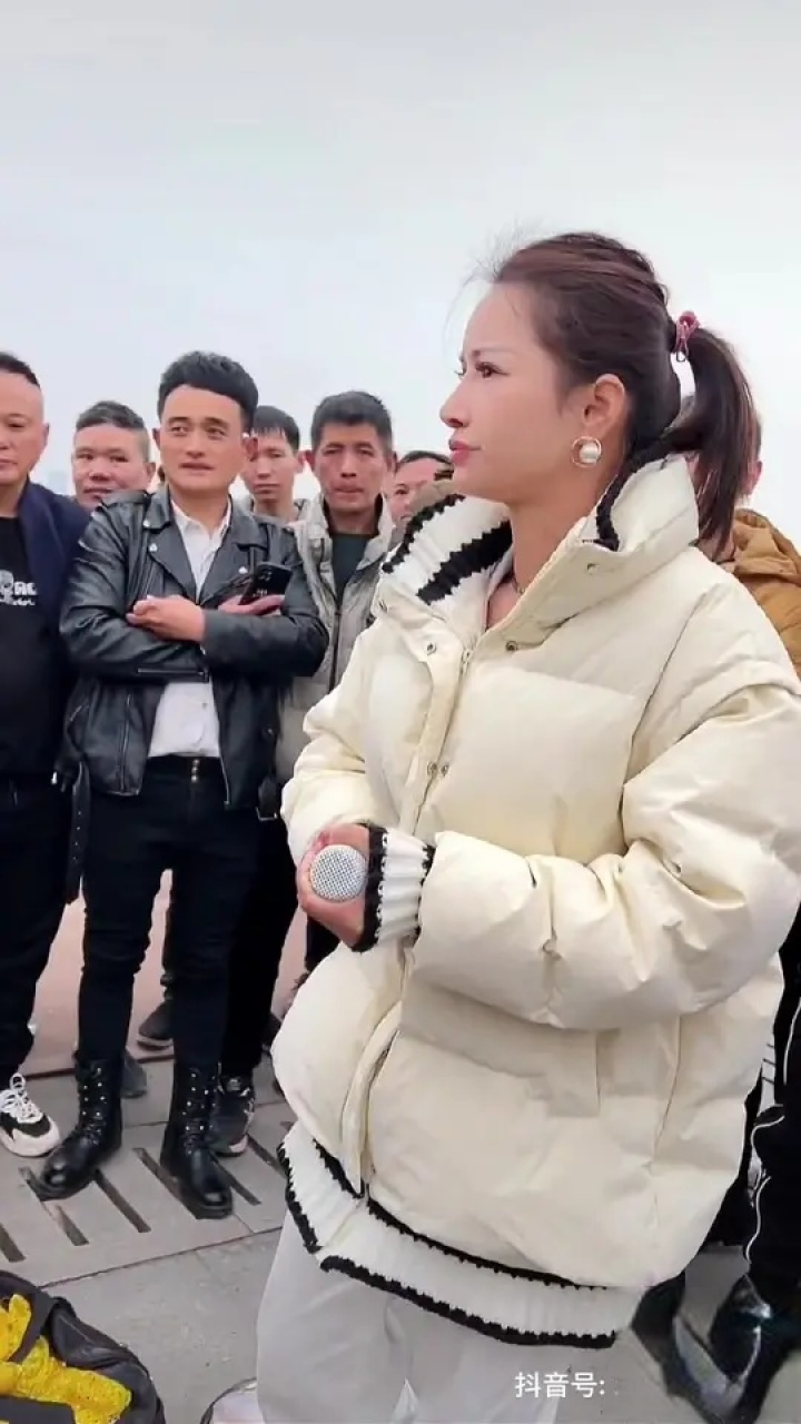 乞丐妹个人简历图片