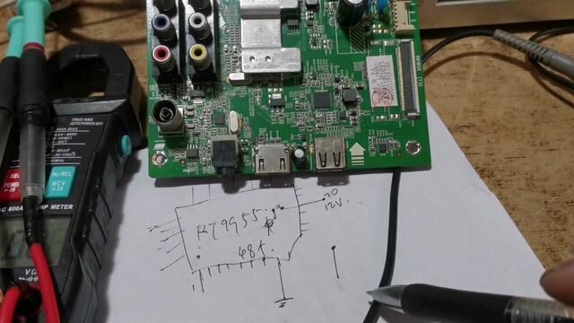 电视灰屏检修方法,主要是查RT9955的20脚和40脚供电是否正常 #电路板维修 #液晶电视维修 #罗明电器维修教学