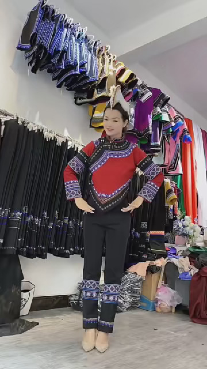 漂亮的哈尼族姑娘 #哈尼族服装 #哈尼族美女 #哈尼族