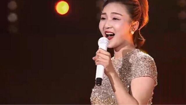 刘若颖演唱《我一见你就笑》,甜美嗓音,满满的恋爱感