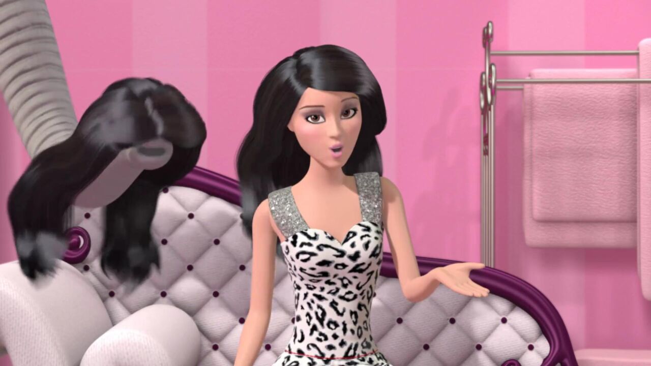 芭比:拉奎尔享福了,竟然是芭比亲自服务,洗头太舒服