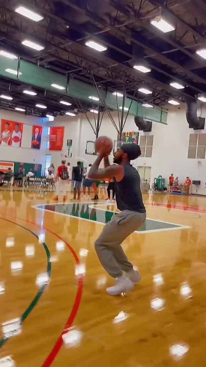 拉塞尔训练,超酷打球的男孩谁不爱?