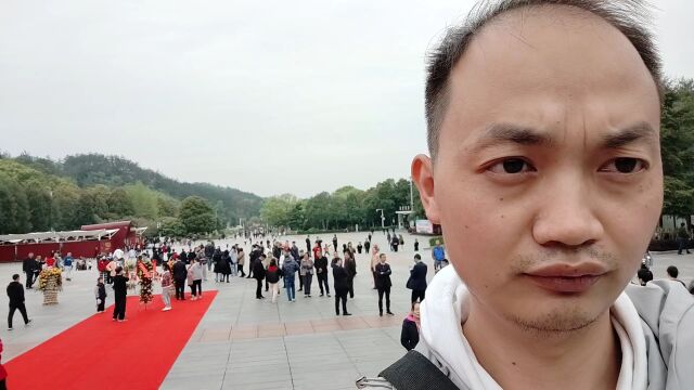 红色旅游胜地湖南韶山特殊的日子全国各地游客纷纷赶来缅怀毛主席