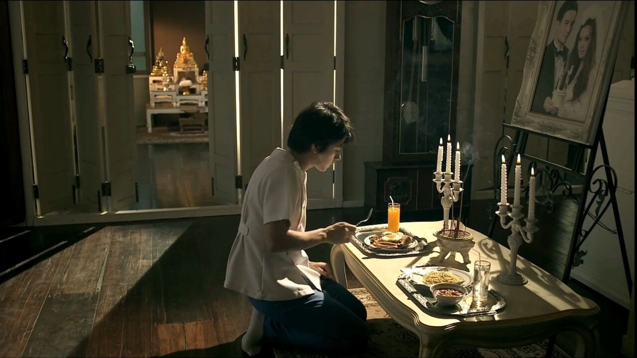守灵人爱上鬼新娘，过着情侣般的生活，高分恐怖电影，（鬼三惊）_高清1080P在线观看平台_腾讯视频