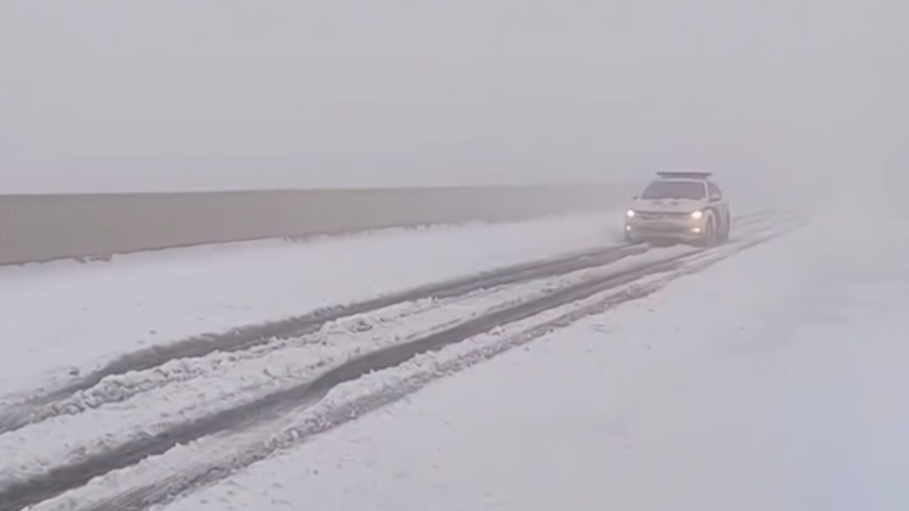 山西暴雪:多地积雪超20厘米!局地降幅近30