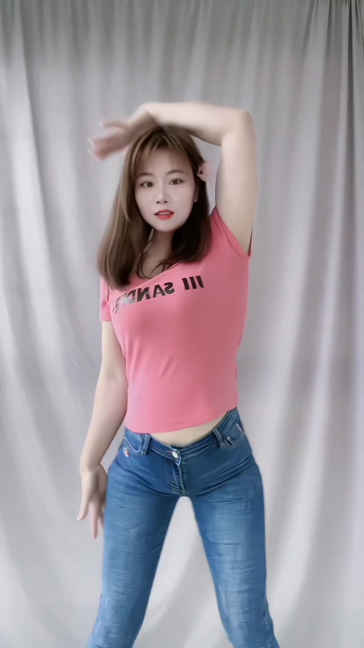 微胖女人 我肚子不大,怎么装得下你们的评论#只是放松随意地摇一下