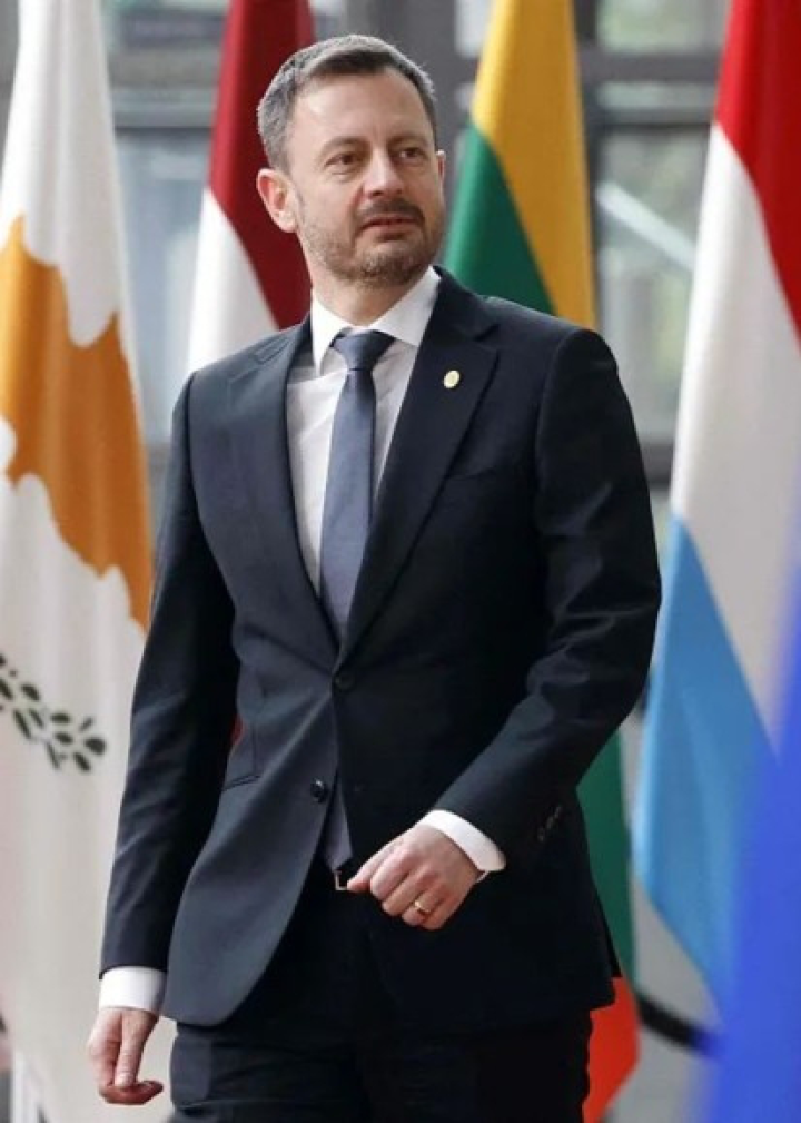 斯洛伐克总理提请总统解除其职务