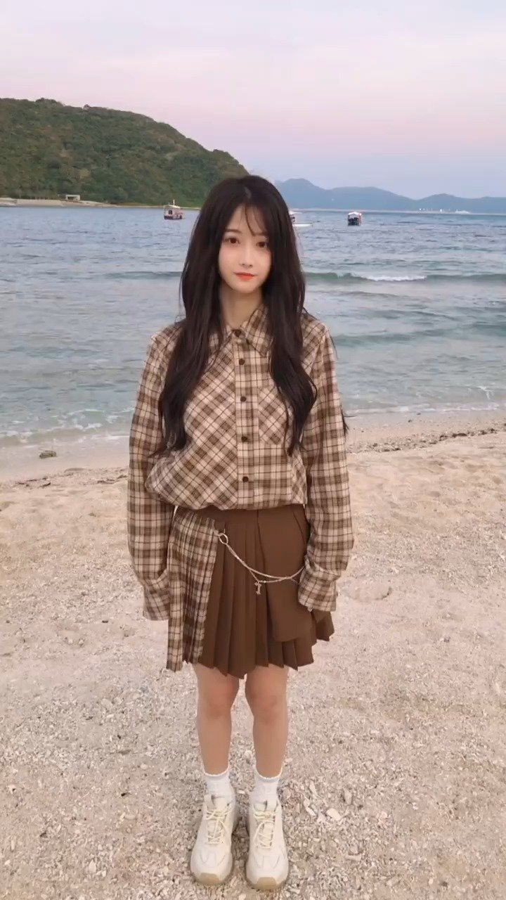 国产美少女海滩自拍 #花落过花开浅摇