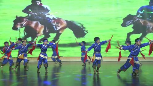 芜湖市少年宫男生舞蹈班蒙族筷子舞表演《白马》