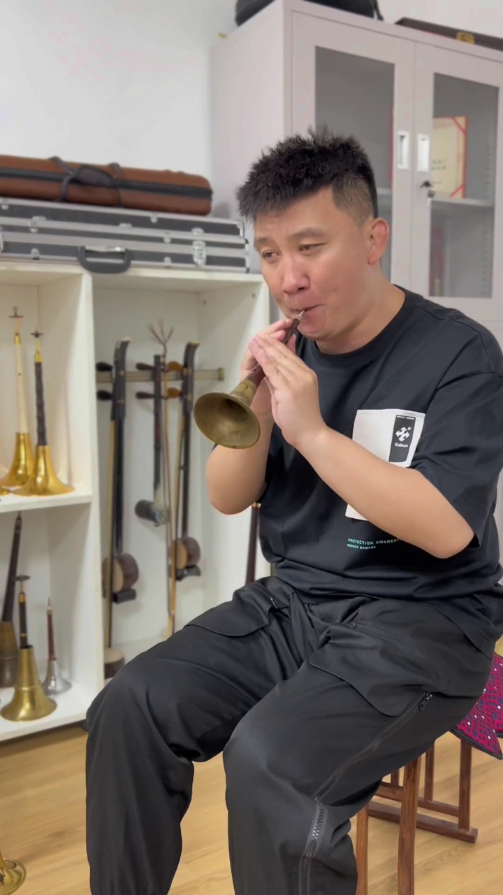 杨树林唢呐版《挖呀挖呀挖》#挖呀挖呀挖