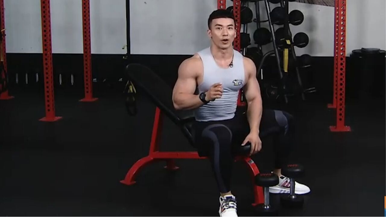 肌肉男郑少忠,带你练出饱满的巨无霸胸肌