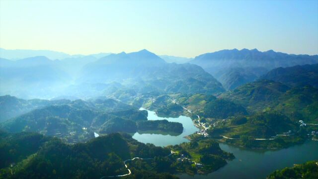 水天一色:贡水河国家公园