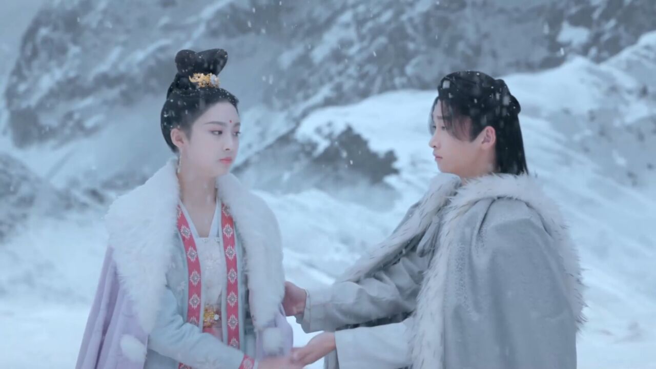 《山有木兮木有心》:"复仇与治愈:新月与太初的危机之旅"#山有木兮木