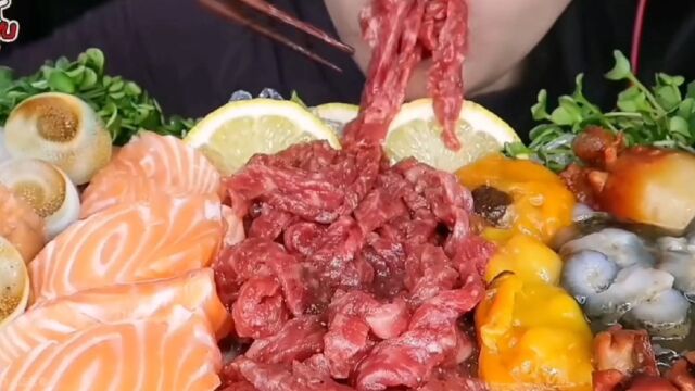 【Hongyu】吃播 新鲜牛肉&海参&螺肉&辣酱