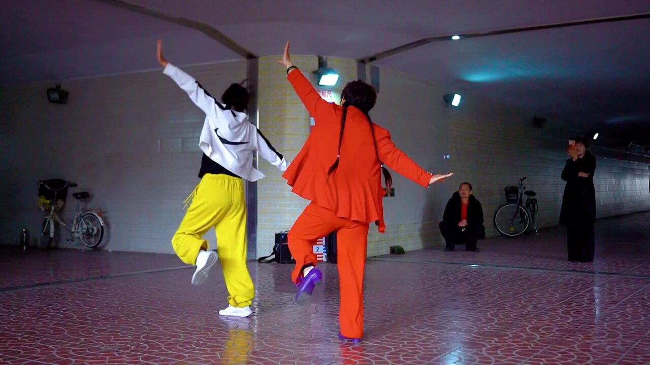 曳步舞《逆风飞翔》动作简单易学,适合初学者