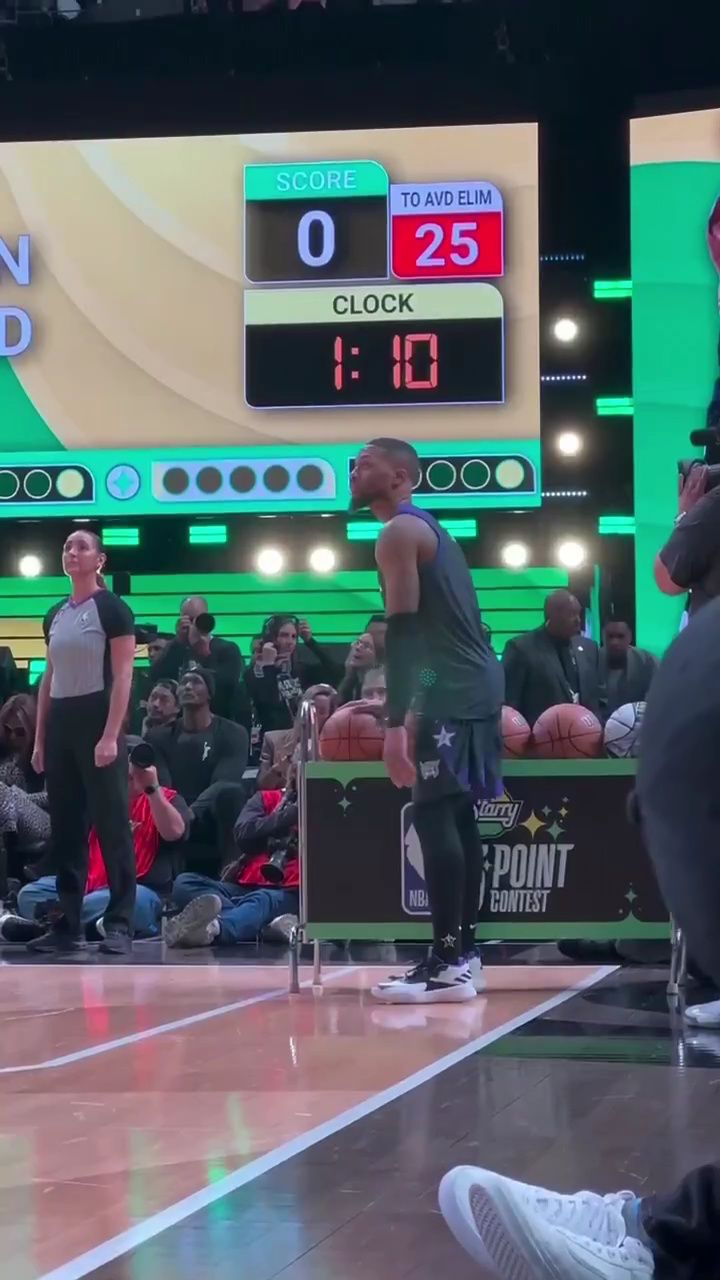 现场直击利指导夺冠瞬间,来感受一下现场利拉德一球逆转希尔德夺冠的